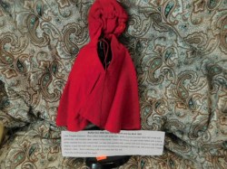 880 1964 BARBIE DOLL LITTLE RED RIDING HOOD RED SOFT CAPE, LABEL